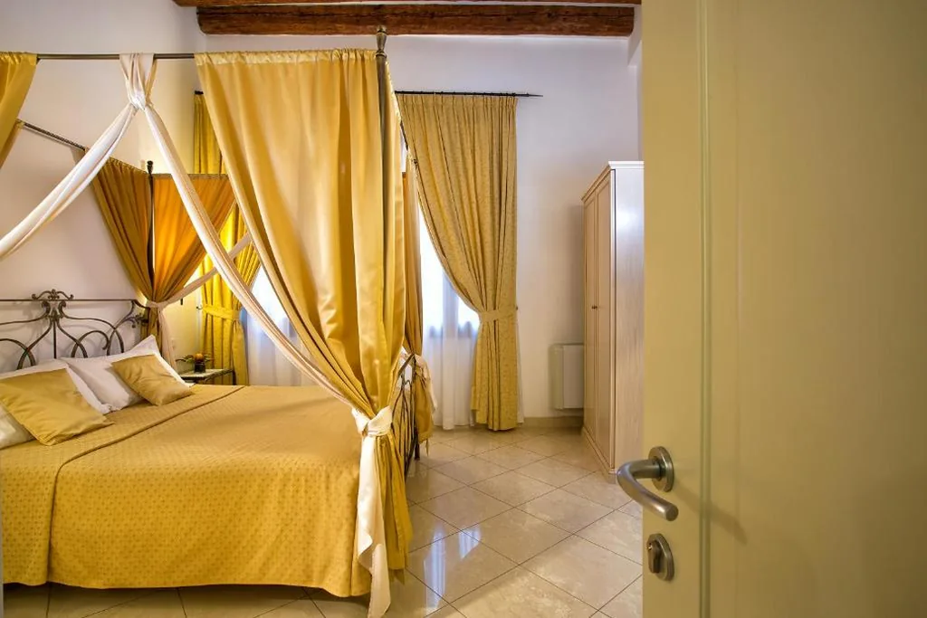 Superior Double Room — Alla Vite Dorata