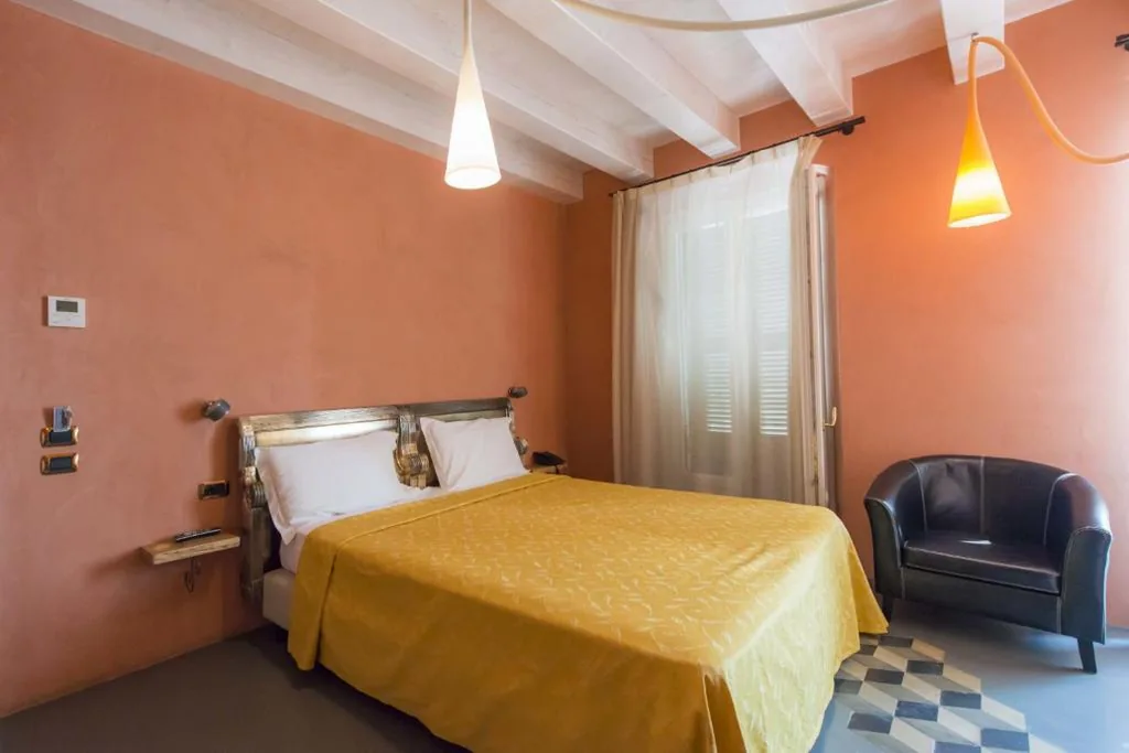 Camera Matrimoniale Superior con Balcone — Hotel Remàt