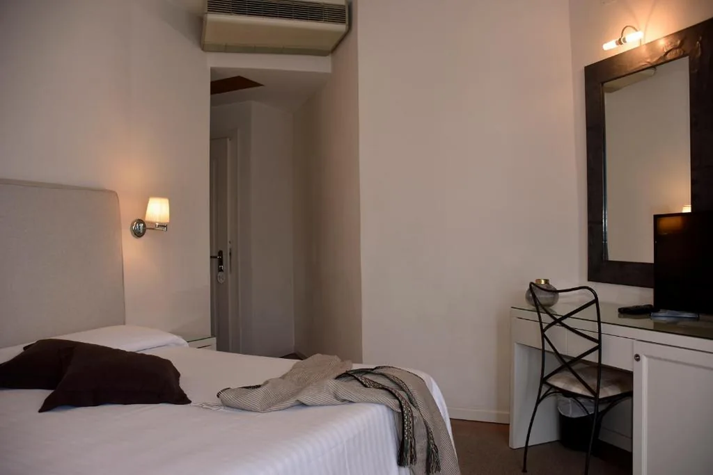 Camera Matrimoniale Superior con Balcone — Hotel Ril