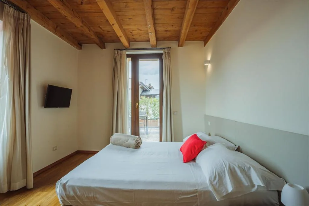 Superior Double Room with Terrace or Garden — Garda Relais