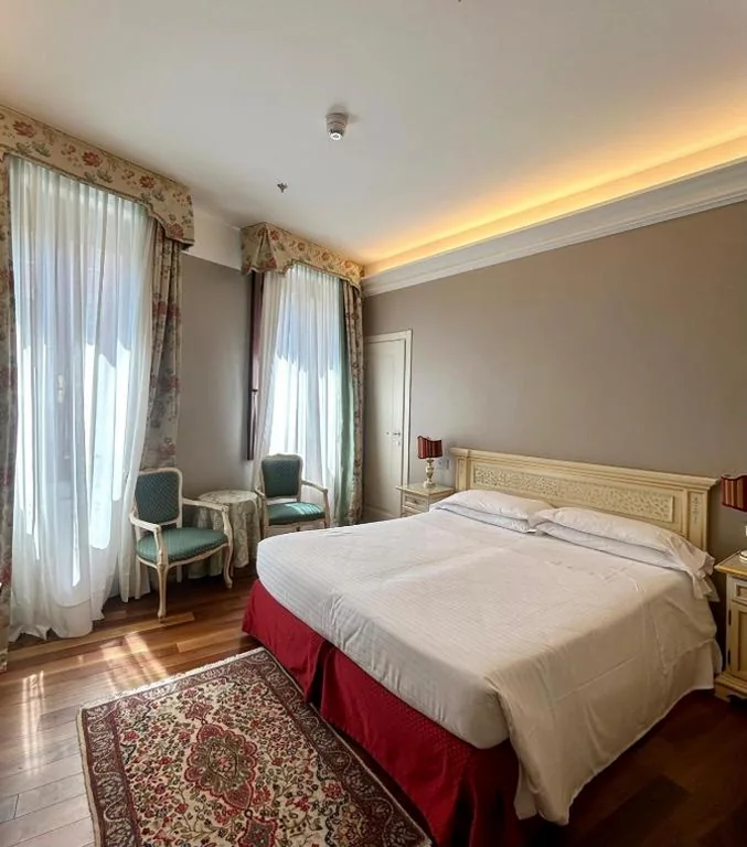 Camera Matrimoniale Superior con Vista Canale — Albergo Cavalletto & Doge Orseolo