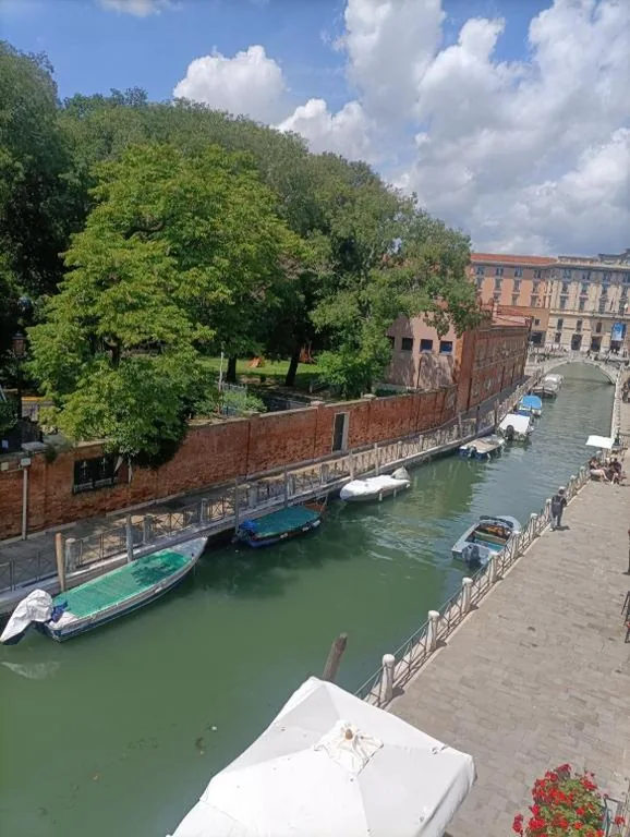 Camera Matrimoniale Superior con Vista Canale — Locanda Ca’ Leon – Ferretti Hotels Collection