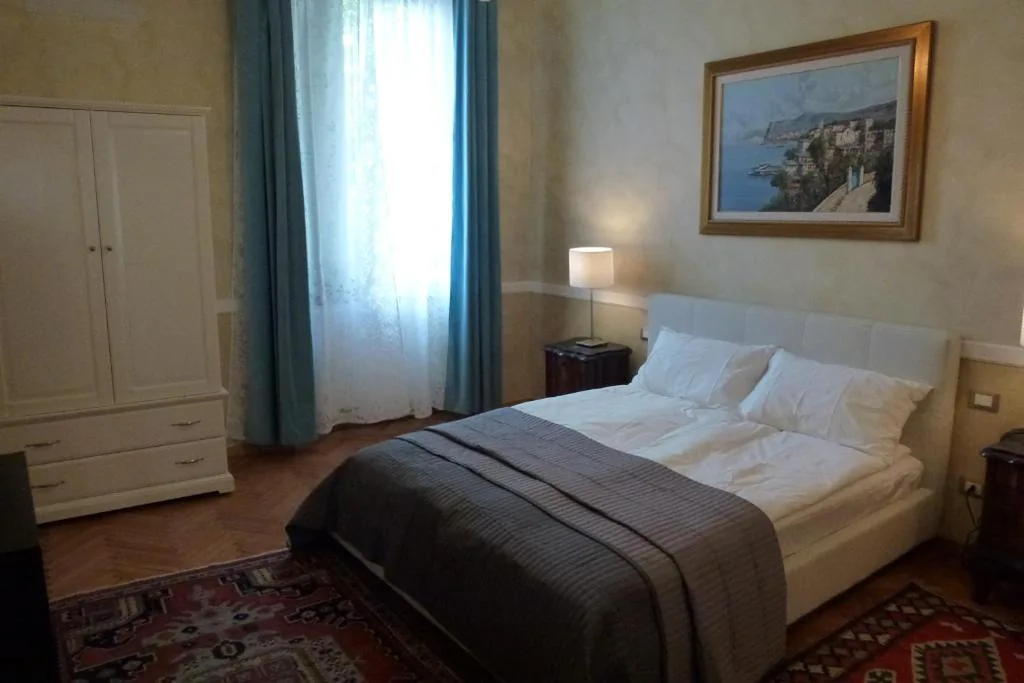 Superior Double Room with River View — Lady Verona Residence