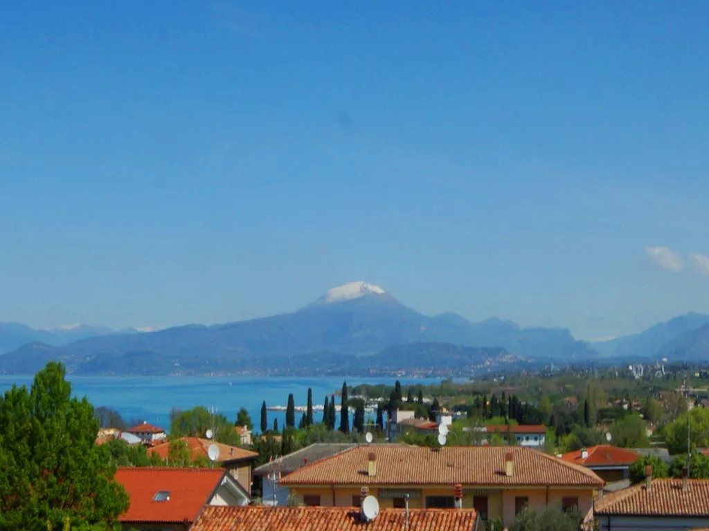 Superior Double Room with Lake View — Hotel Clarin 14 by Dori
