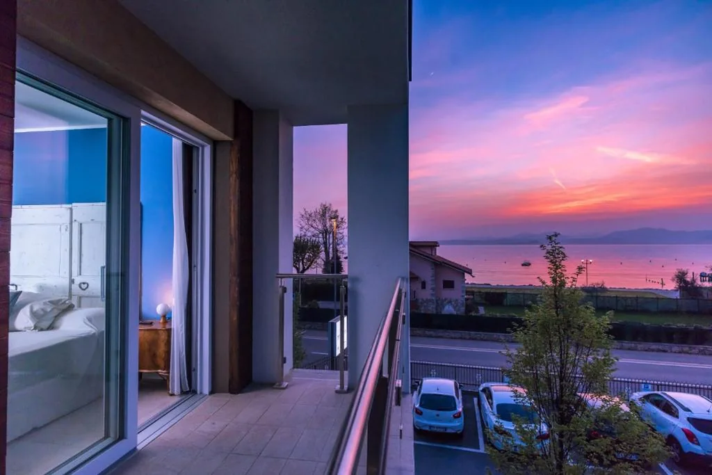 Superior Double Room with Lake View — Hotel Maximilian