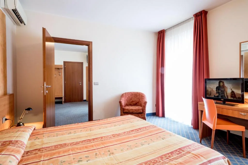 Superior Double Room with Lake View — Hotel San Vito
