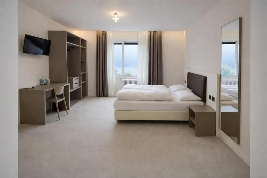 Superior Double Room with Lake View — Hotel Villa Margherita