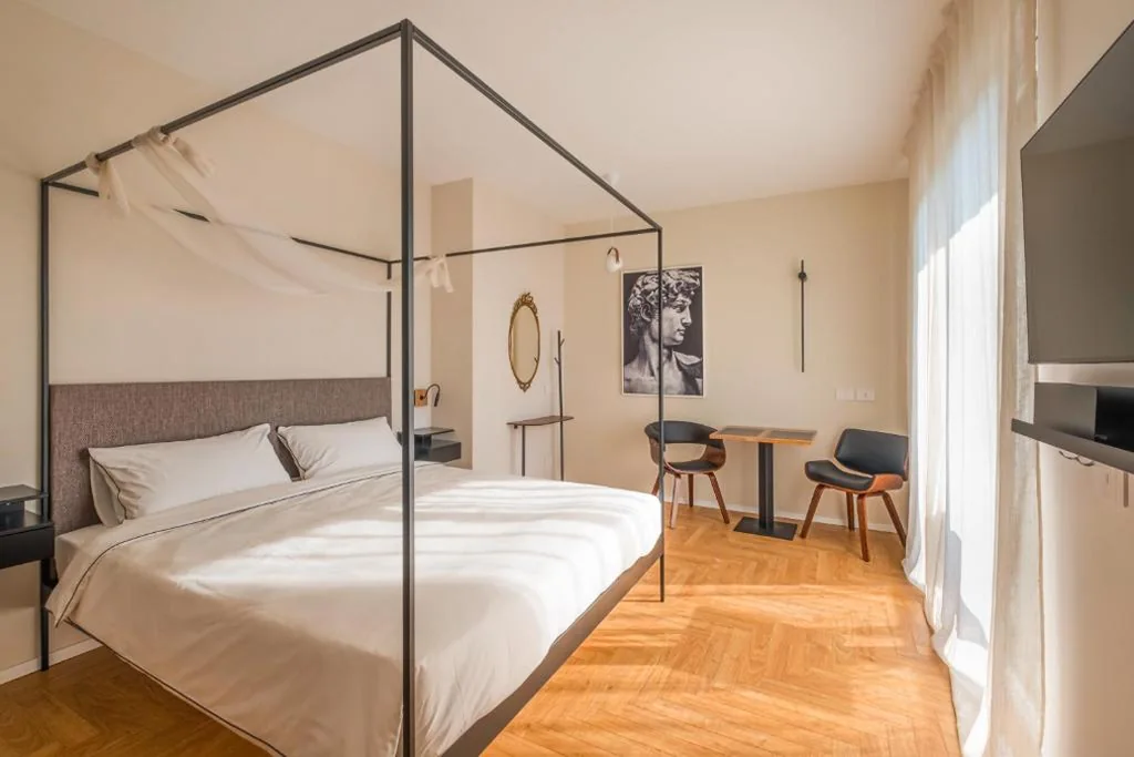 Superior Double Room with Lake View — Plaza Lago di Garda Rooms – Rooftop, Lakeview & Jacuzzi