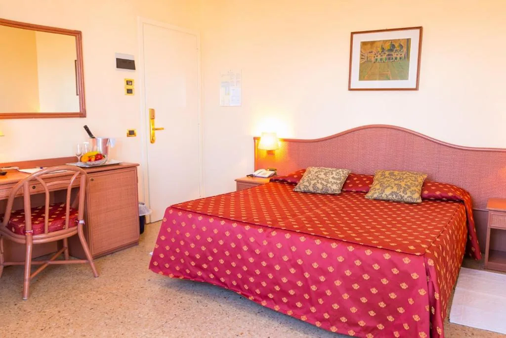 Superior Double Room with Sea View — Hotel Principe