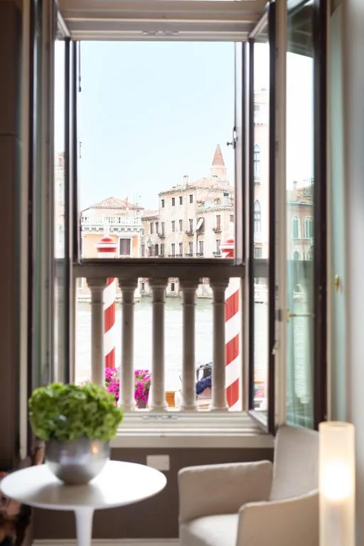 Camera Matrimoniale Superior con Vista Parziale — Palazzo Barocci