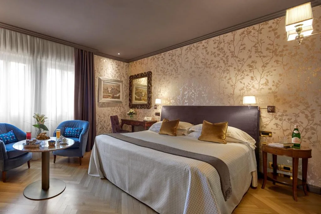 Superior Double Room — Hotel Accademia