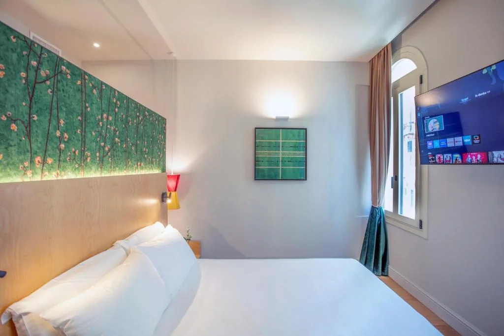 Superior Double Room — Hotel Casa W