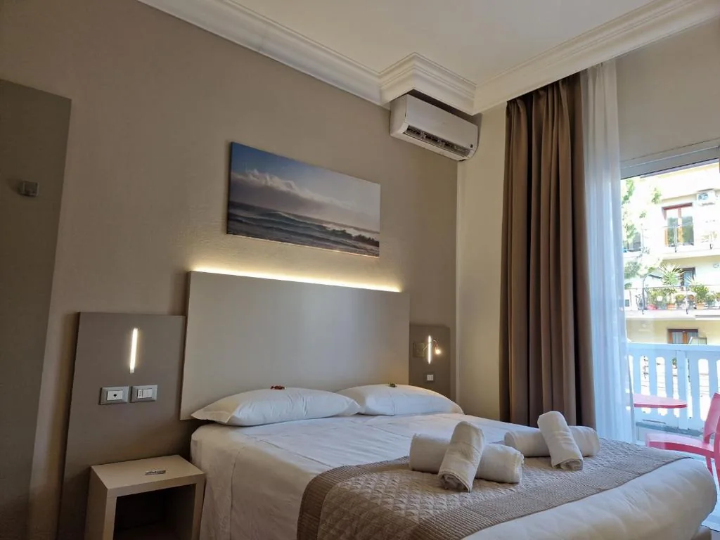 Superior Double Room — Hotel Danubio