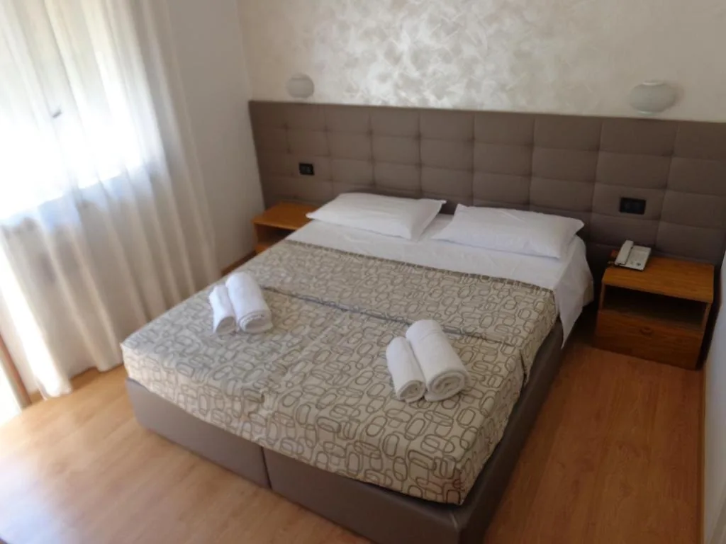 Superior Double Room — Hotel Emperador