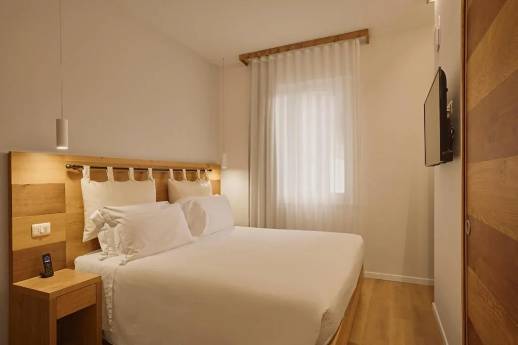Superior Double Room — Hotel Le Mura