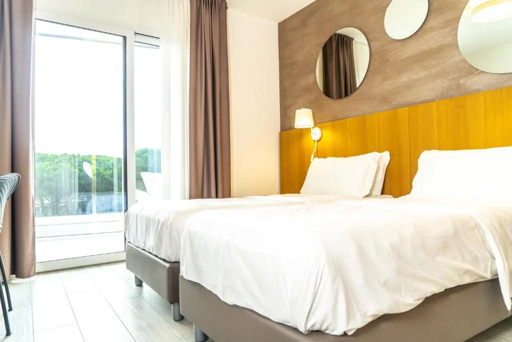 Superior Double Room — Hotel Lily