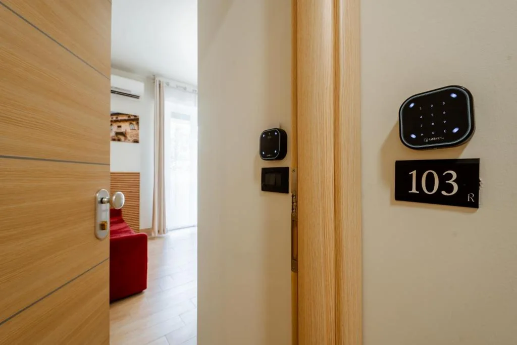 Superior Double Room — Independent Rooms