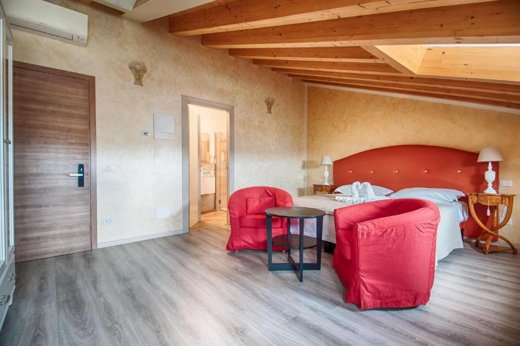 Superior Double Room - Attic — Lady Verona Residence