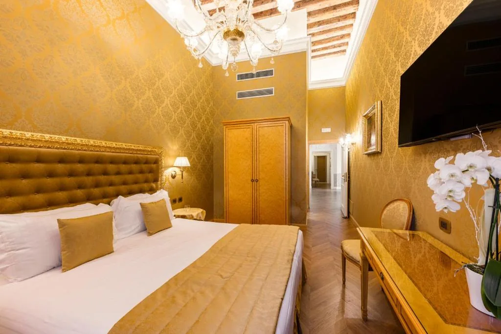 Superior Double Room — Palazzo dei Mori