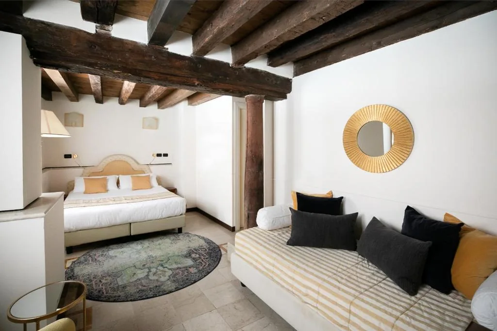 Superior Double Room - Ground Floor — Ca’ San Giorgio B&B