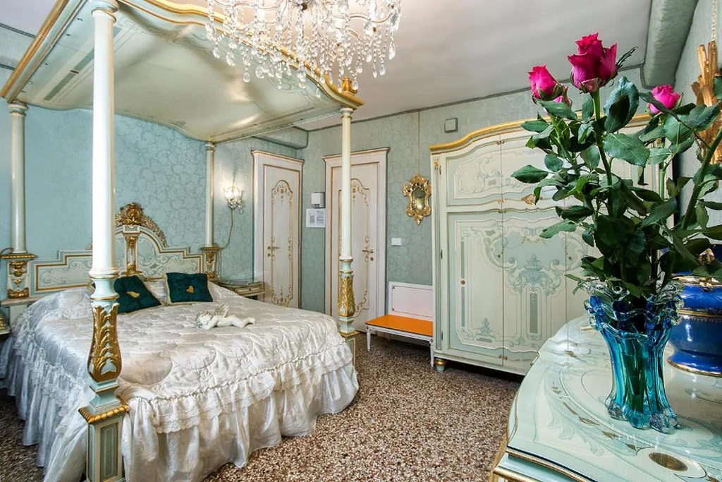 Camera Matrimoniale Superior — Scalon del Doge B&b
