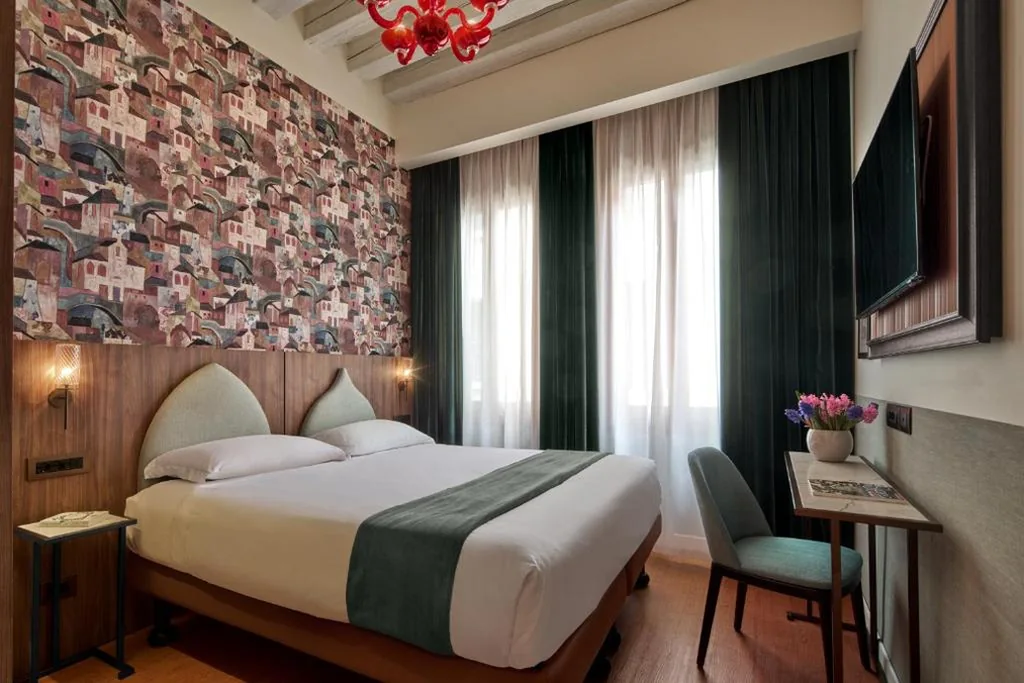 Superior Double Room — UNAHOTELS Ala Venezia-Adults 16