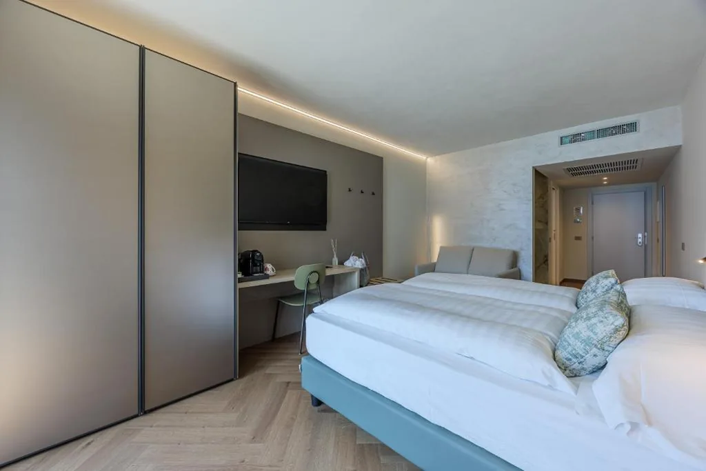 Panoramic Double or Twin Room with Lake View — Relax Hotel Villa Gardenia & Villa Oleandra