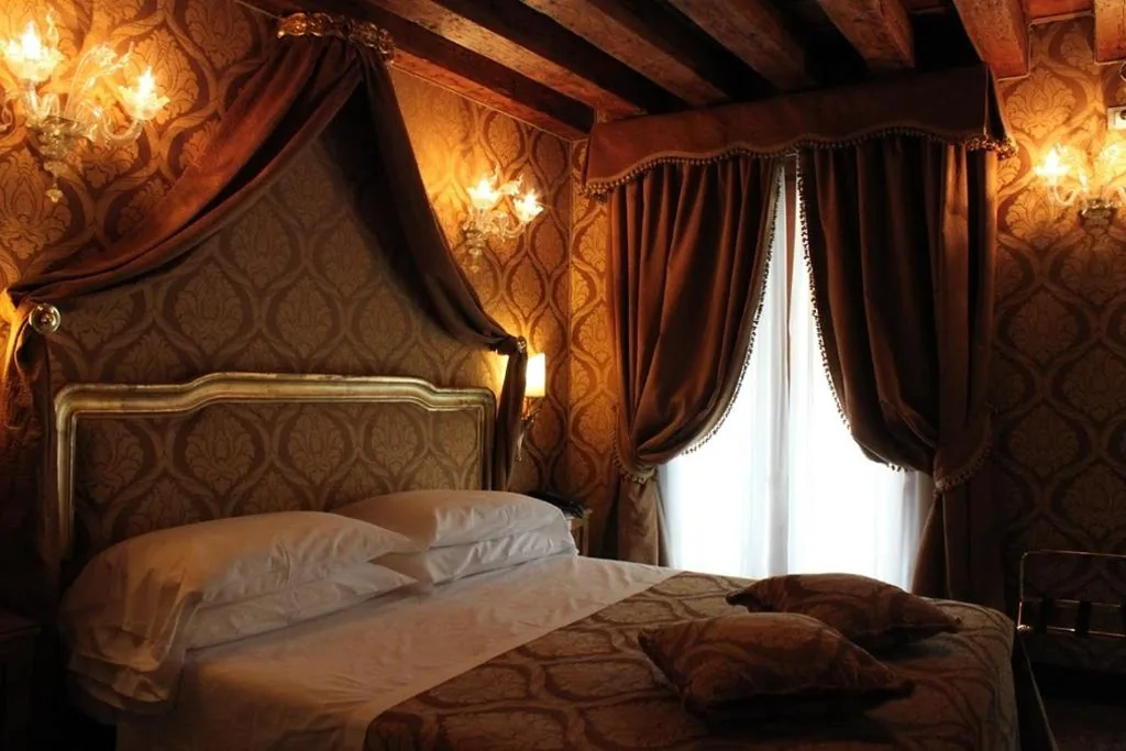 Camera Piccola Classic — Hotel Palazzo Abadessa