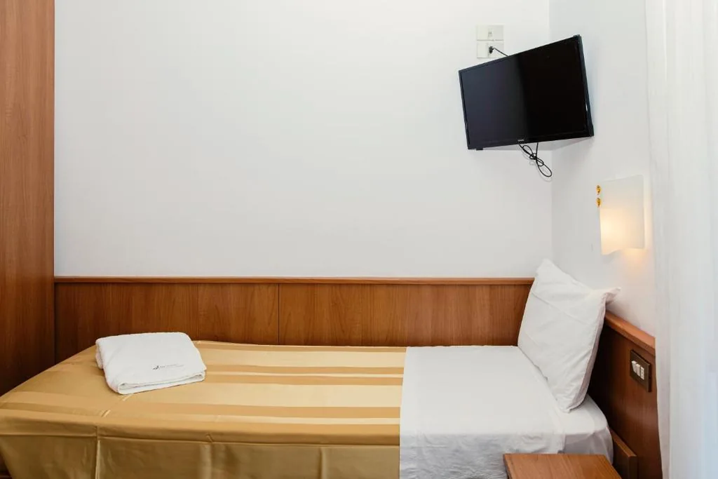Small Twin Room — Hotel Leonardo Da Vinci Wellness SPA