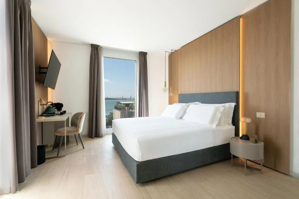 Premium Room with Lagoon View — Meliá Venezia Lido