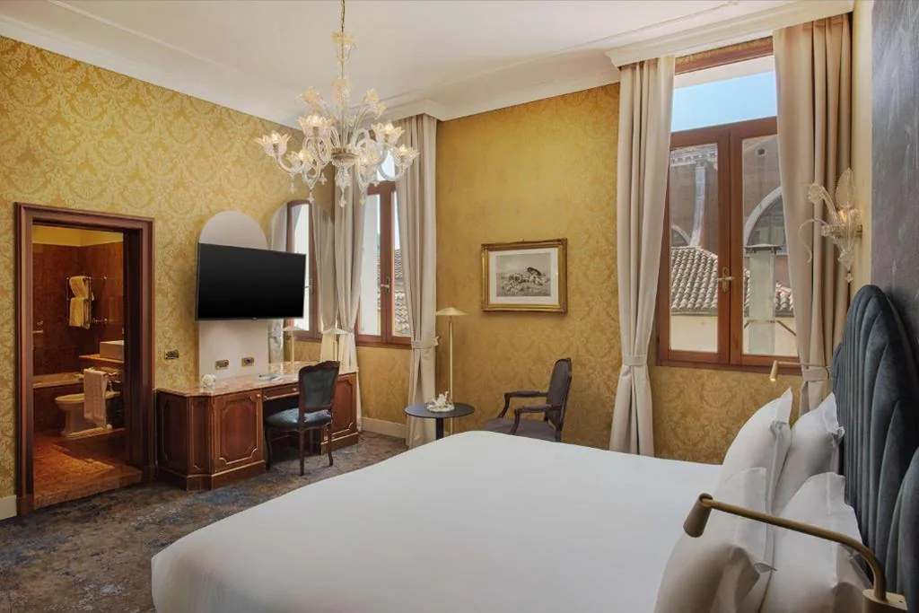 Premium Twin Room with Extra Bed — NH Venezia Santa Lucia