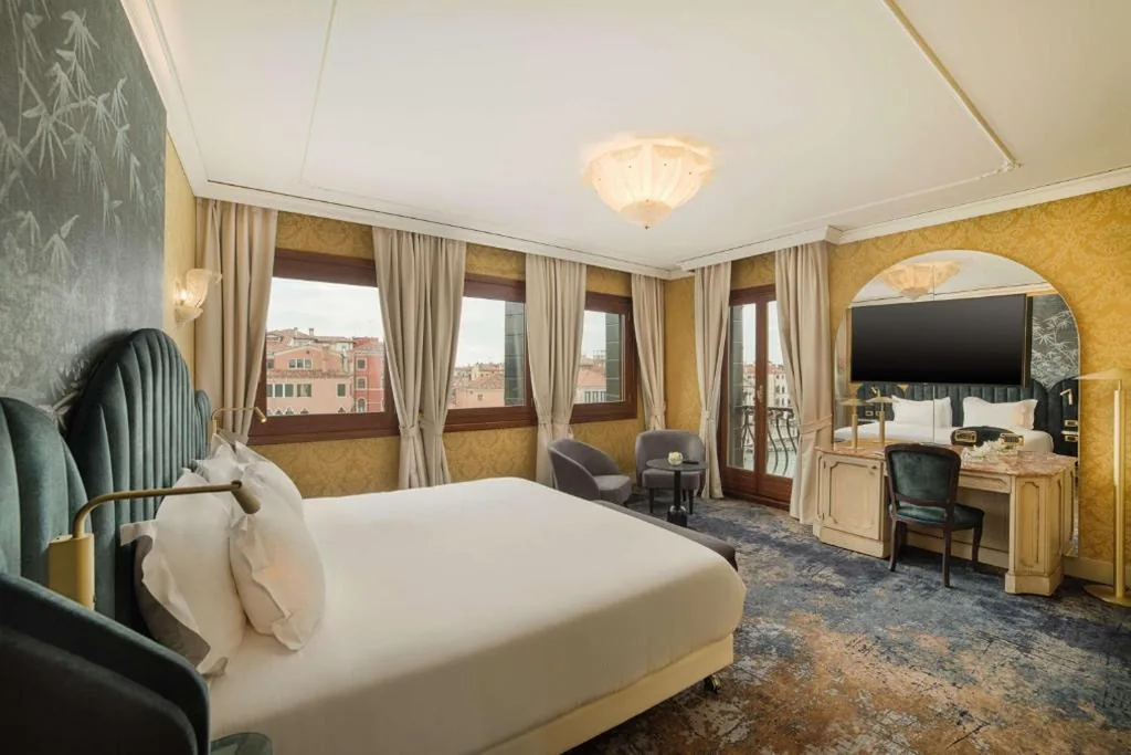Premium Double or Twin Room with Canal View — NH Venezia Santa Lucia