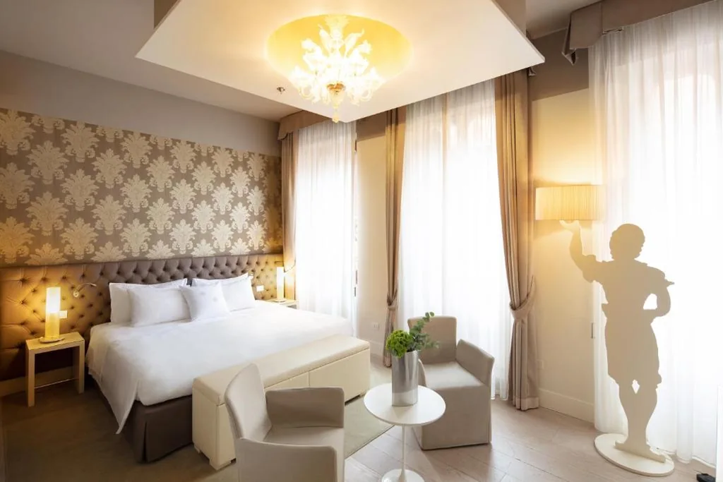 Camera Premium Matrimoniale/Doppia con Letti Singoli con Vista — Palazzo Barocci
