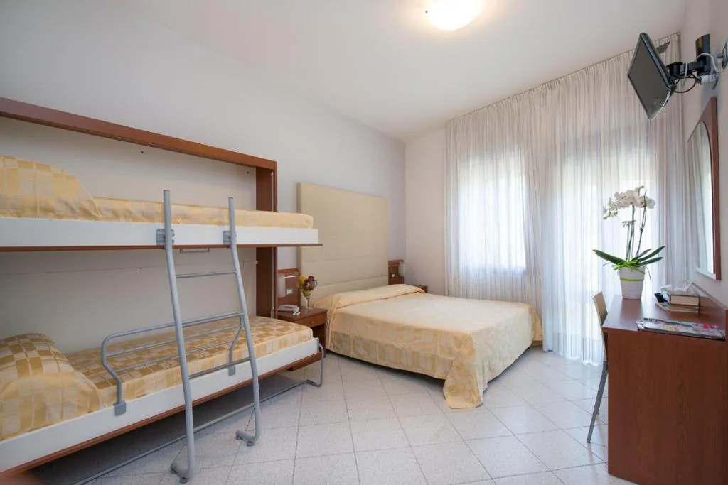Quadruple Room — Albergo Arcobaleno