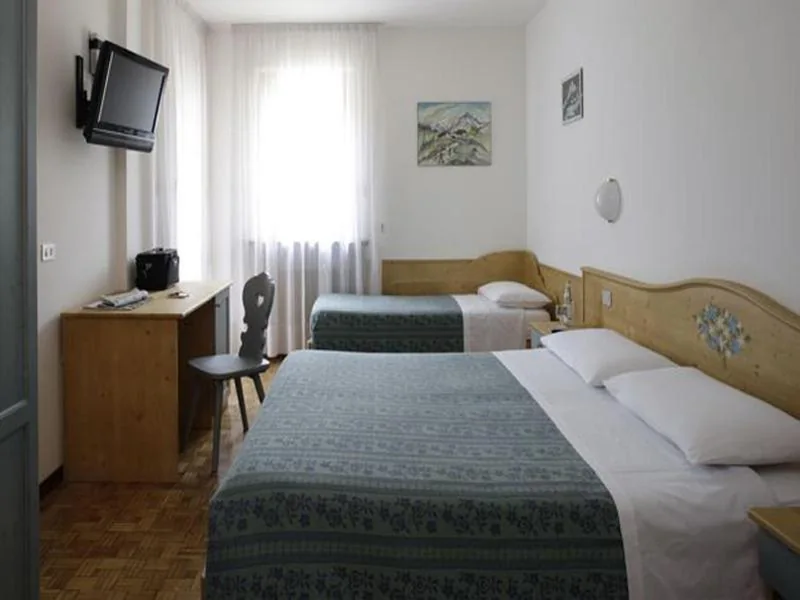 Camera Quadrupla — Albergo Miravalle-Tre Cime Views