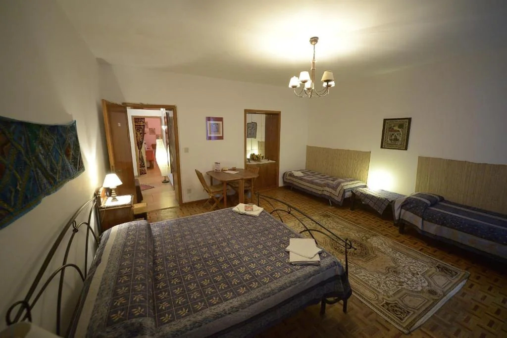 Camera Quadrupla con Bagno in Comune — B&B Arabesque