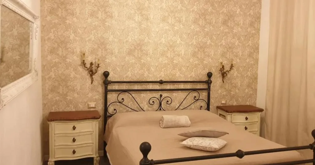 Quadruple Room with External Private Bathroom — Ciao Verona Bed and Kitchen