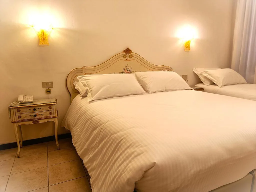 Camera Quadrupla con Bagno Privato — Hotel Guerrini