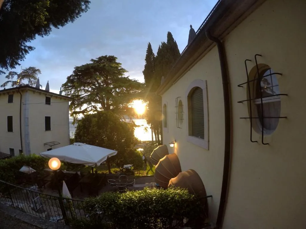 Camera Quadrupla con Bagno Privato — Villa CorteOlivo Rooms