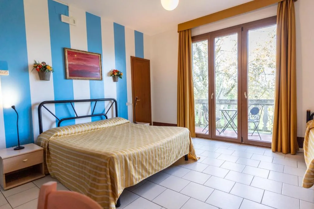 Camera Quadrupla con Balcone — Hotel Il Lato Azzurro – Isola di Sant’Erasmo – NO VEHICLES ACCESS