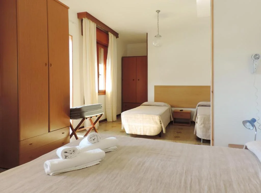 Camera Quadrupla con Balcone — Hotel Saturno