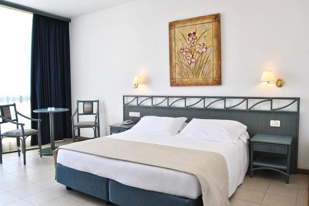 Quadruple Room with Balcony — Palace Hotel Regina