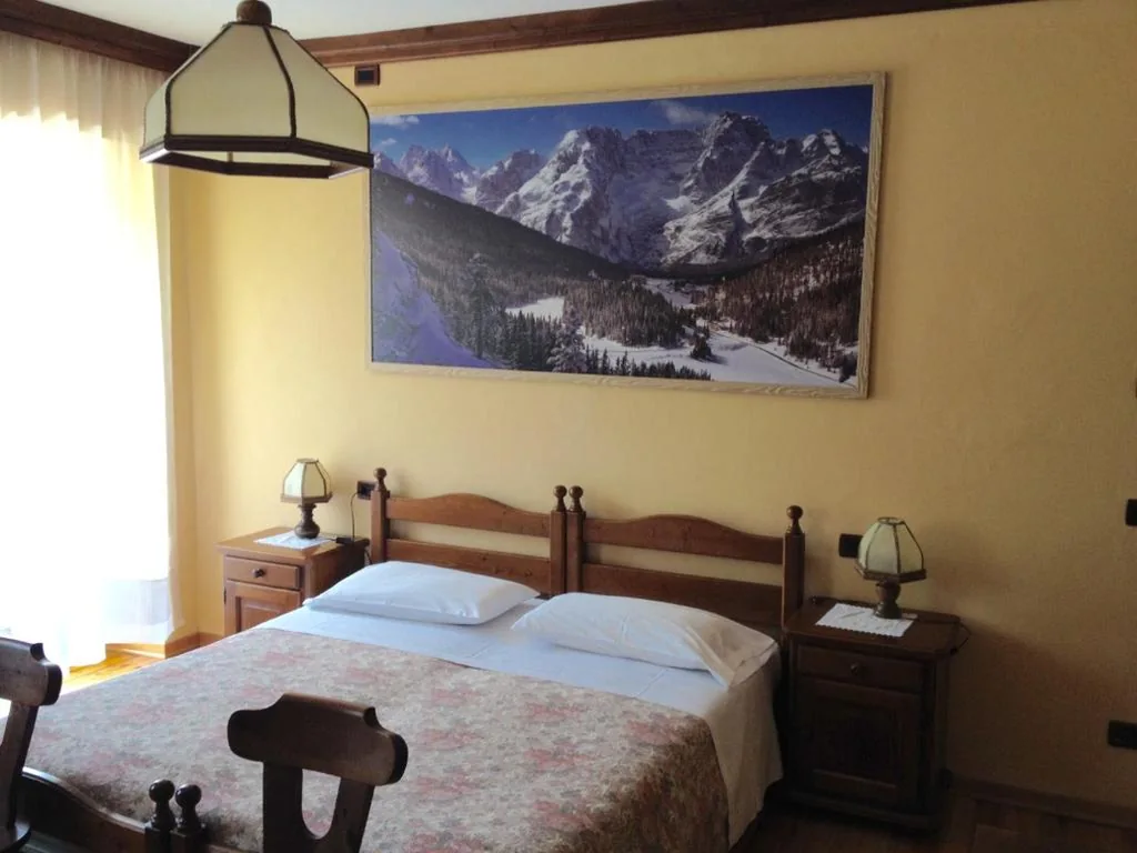 Camera Quadrupla con Terrazza e Vista Montagna — Albergo Garnì Ajarnola