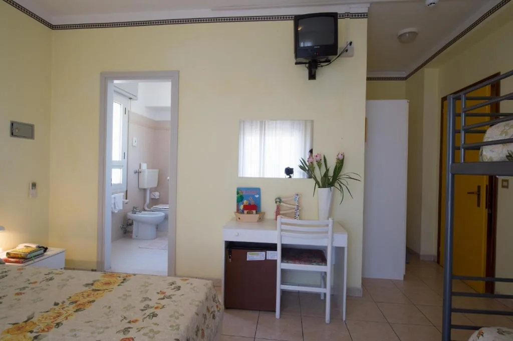 Camera Quadrupla con Terrazza — Le Petit Hotel