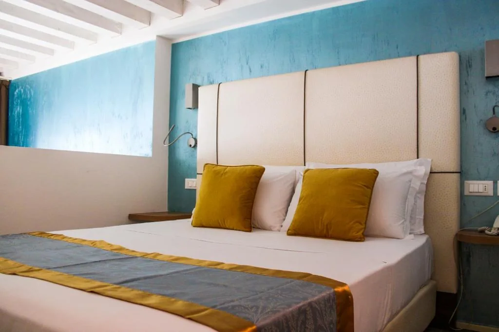 Quadruple Room with Canal View — Al Canal Regio – Guest House