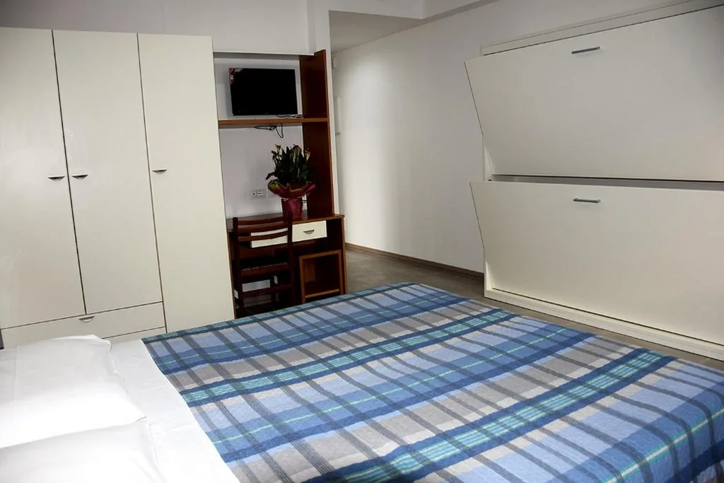 Quadruple Room with Sea View — Hotel Ondina