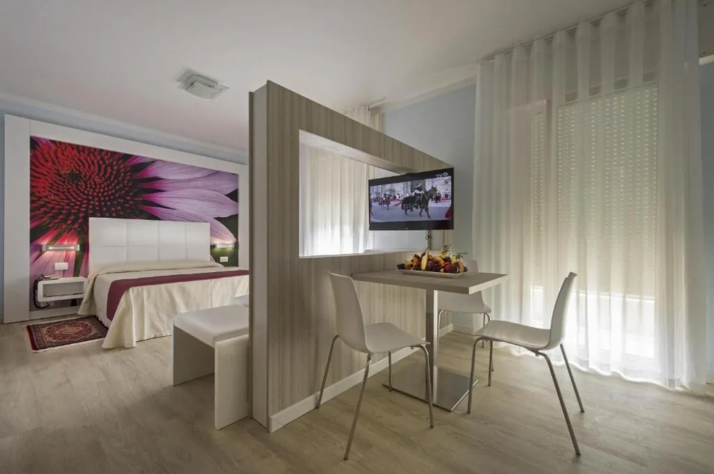 Camera Quadrupla De Luxe — Hotel Hollywood***S