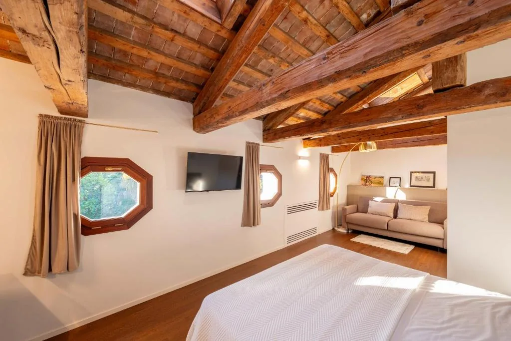 Deluxe Quadruple Room — Bassano Club House