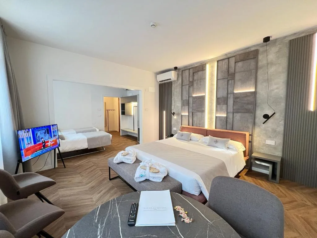 Deluxe Quadruple Room with Hydromassage Bath — Hotel Vivit ***S