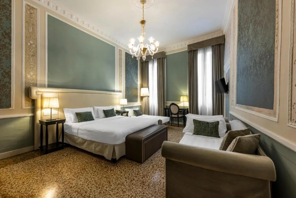Deluxe Quadruple Room — Hotel Casa Verardo Residenza d’Epoca
